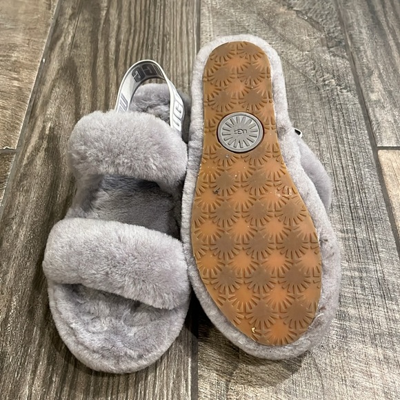 UGG platinum grey slippers - Picture 3 of 4